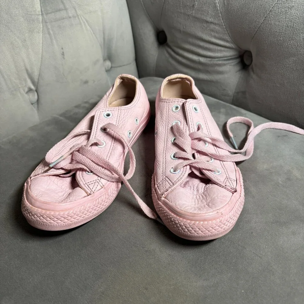 Converse Chuck Taylor All Star Pink Leather Low Top Sneakers – Youth Size 3‎